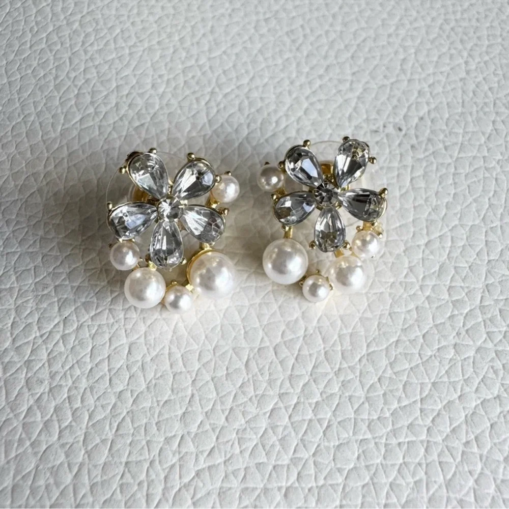 Gold Tone Pearl & Clear Crystal Flower Earrings New